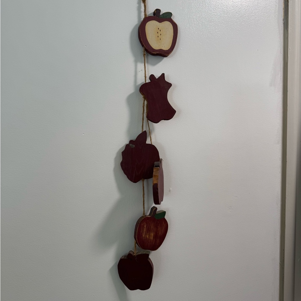 Rustic Apple Wall Hanging Decor - Picture 2 of 2
